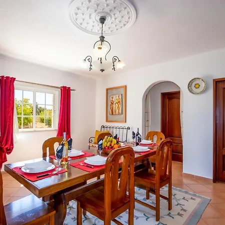 Muriwai - Elegante Moradia Com Bbq E Piscina Aquecivel - Armação de Pêra