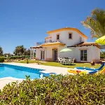 Muriwai - Elegante Moradia Com Bbq E Piscina Aquecível - Villa