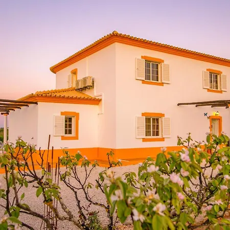 Villa Muriwai - Elegante Moradia Com Bbq E Piscina Aquecivel - Armação de Pêra