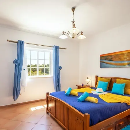 Muriwai By Algarve Vacation Villa Armacao de Pera